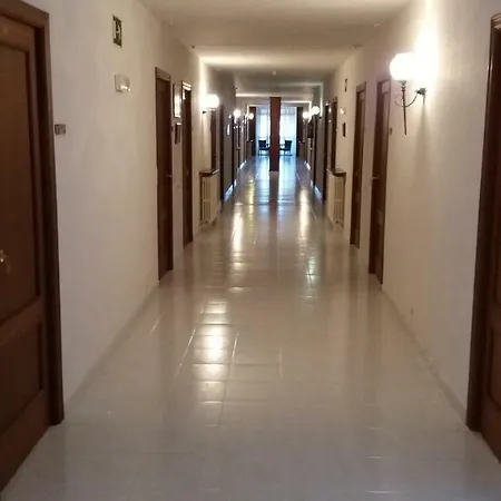 Centro San Viator אכסניה וייאדוליד